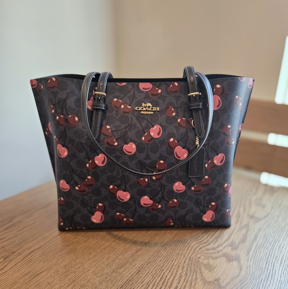 Coach Outlet Cherry And Blue Signature Print Mollie TOTE